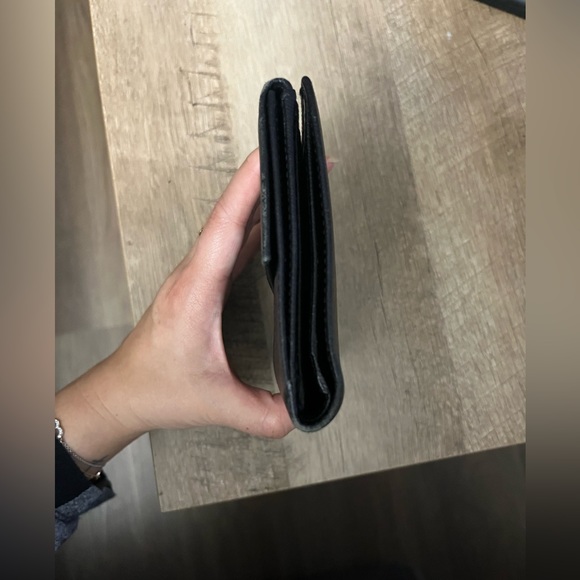 Chanel Caviar along Zippy Wallet - Picture 2 of 8